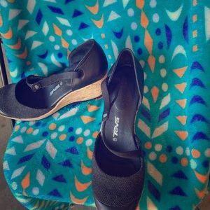 Teva wedges
